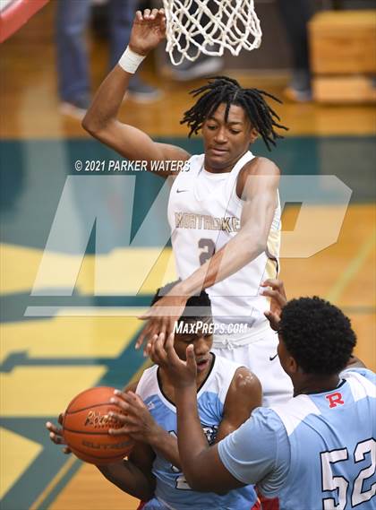 Thumbnail 1 in Archbishop Rummel vs Northlake Christian (Country Day Classic) photogallery.