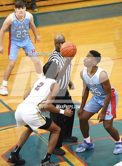 Thumbnail 2 in Archbishop Rummel vs Northlake Christian (Country Day Classic) photogallery.