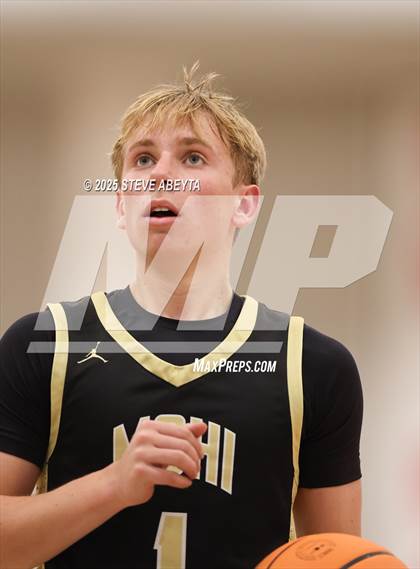 Thumbnail 2 in Monarch @ Eaglecrest photogallery.