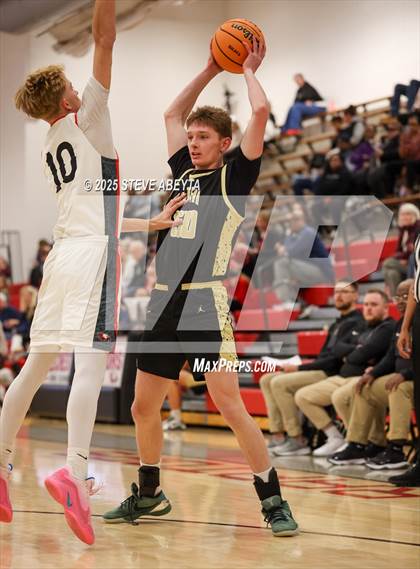 Thumbnail 3 in Monarch @ Eaglecrest photogallery.