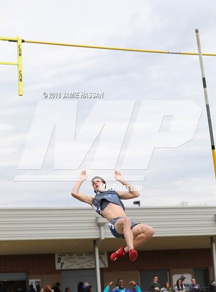 Thumbnail 1 in Bob Jenkins SCTCCCA Coaches Classic (Pole Vault) photogallery.