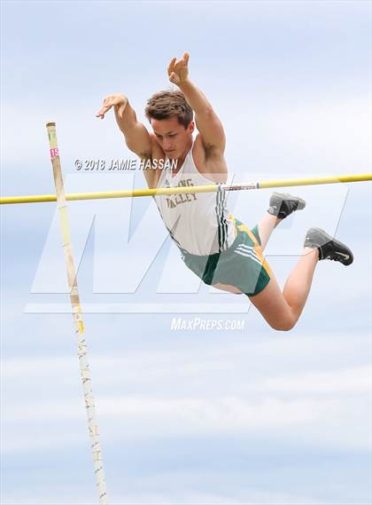 Thumbnail 3 in Bob Jenkins SCTCCCA Coaches Classic (Pole Vault) photogallery.