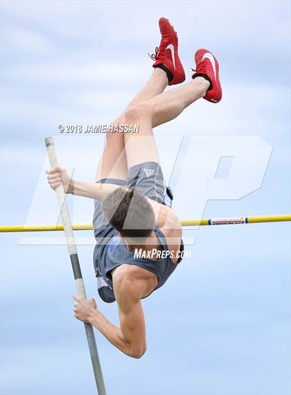 Thumbnail 2 in Bob Jenkins SCTCCCA Coaches Classic (Pole Vault) photogallery.