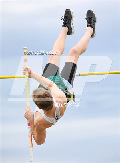 Thumbnail 2 in Bob Jenkins SCTCCCA Coaches Classic (Pole Vault) photogallery.