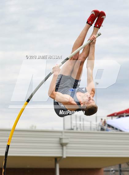 Thumbnail 3 in Bob Jenkins SCTCCCA Coaches Classic (Pole Vault) photogallery.