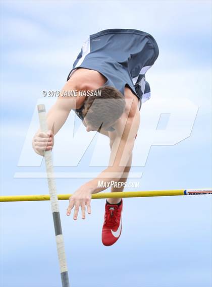 Thumbnail 3 in Bob Jenkins SCTCCCA Coaches Classic (Pole Vault) photogallery.