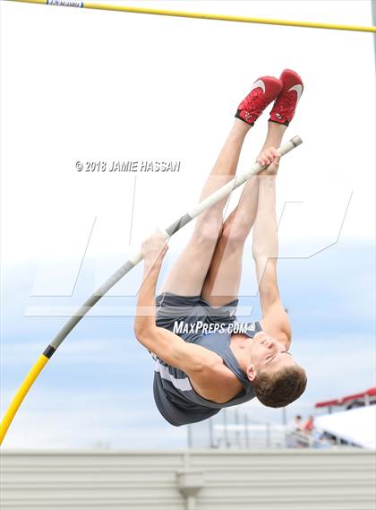 Thumbnail 3 in Bob Jenkins SCTCCCA Coaches Classic (Pole Vault) photogallery.