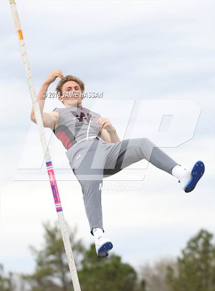 Thumbnail 3 in Bob Jenkins SCTCCCA Coaches Classic (Pole Vault) photogallery.