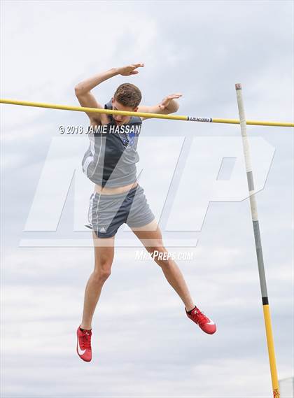 Thumbnail 3 in Bob Jenkins SCTCCCA Coaches Classic (Pole Vault) photogallery.
