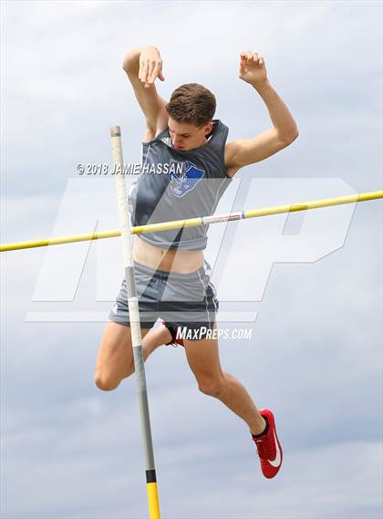 Thumbnail 2 in Bob Jenkins SCTCCCA Coaches Classic (Pole Vault) photogallery.
