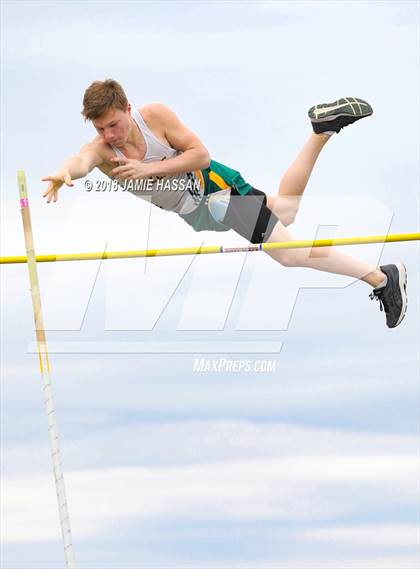 Thumbnail 2 in Bob Jenkins SCTCCCA Coaches Classic (Pole Vault) photogallery.