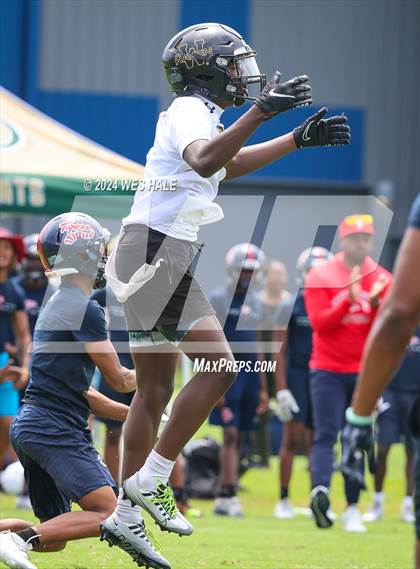 Thumbnail 3 in Whitehaven vs South Panola (U of Memphis 7v7) photogallery.