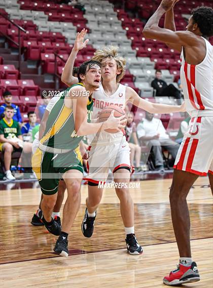 Thumbnail 2 in Lake Belton vs Lexington (Cameron Chamber Christmas Classic) photogallery.