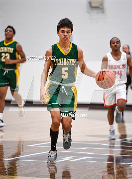 Thumbnail 2 in Lake Belton vs Lexington (Cameron Chamber Christmas Classic) photogallery.