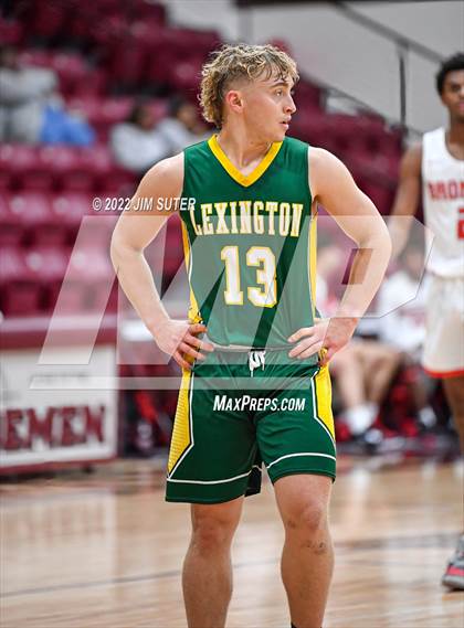Thumbnail 1 in Lake Belton vs Lexington (Cameron Chamber Christmas Classic) photogallery.