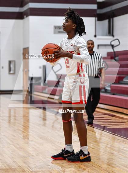Thumbnail 1 in Lake Belton vs Lexington (Cameron Chamber Christmas Classic) photogallery.