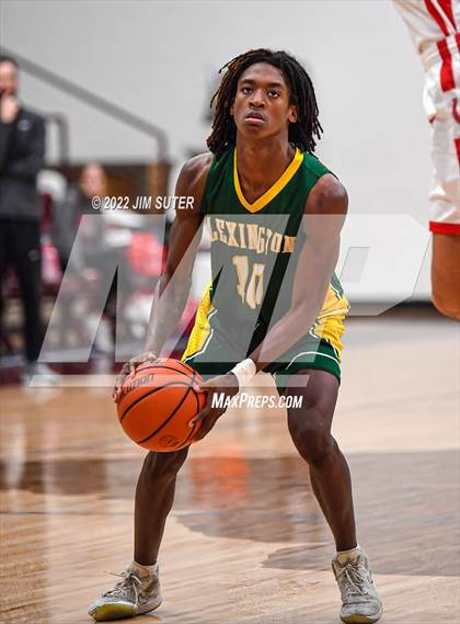 Thumbnail 2 in Lake Belton vs Lexington (Cameron Chamber Christmas Classic) photogallery.