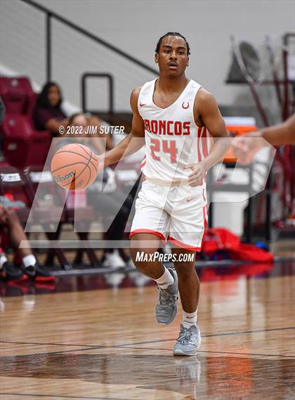 Thumbnail 1 in Lake Belton vs Lexington (Cameron Chamber Christmas Classic) photogallery.