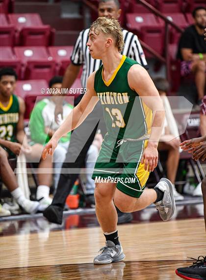 Thumbnail 3 in Lake Belton vs Lexington (Cameron Chamber Christmas Classic) photogallery.