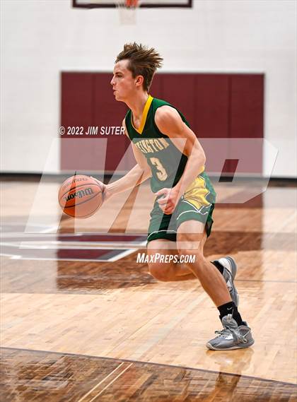 Thumbnail 2 in Lake Belton vs Lexington (Cameron Chamber Christmas Classic) photogallery.