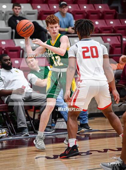 Thumbnail 1 in Lake Belton vs Lexington (Cameron Chamber Christmas Classic) photogallery.