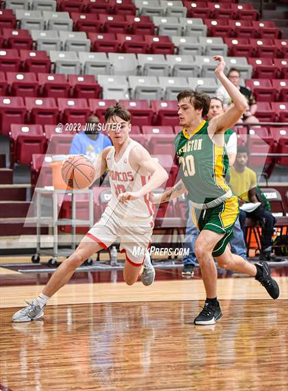 Thumbnail 3 in Lake Belton vs Lexington (Cameron Chamber Christmas Classic) photogallery.
