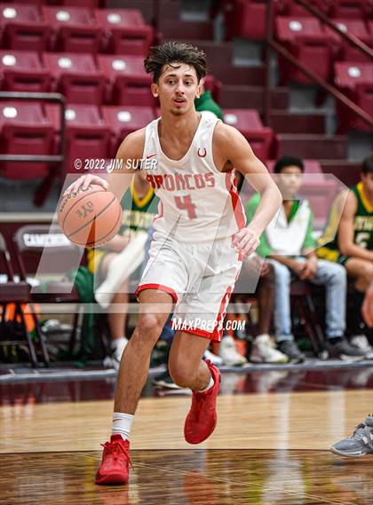 Thumbnail 2 in Lake Belton vs Lexington (Cameron Chamber Christmas Classic) photogallery.
