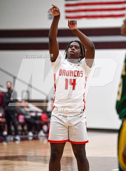 Thumbnail 1 in Lake Belton vs Lexington (Cameron Chamber Christmas Classic) photogallery.