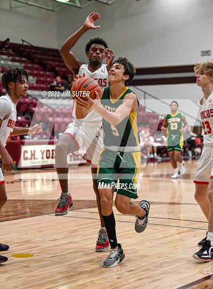 Thumbnail 1 in Lake Belton vs Lexington (Cameron Chamber Christmas Classic) photogallery.