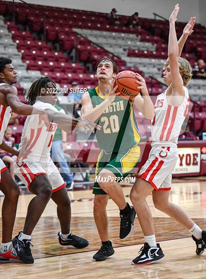 Thumbnail 3 in Lake Belton vs Lexington (Cameron Chamber Christmas Classic) photogallery.