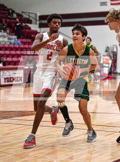 Thumbnail 2 in Lake Belton vs Lexington (Cameron Chamber Christmas Classic) photogallery.