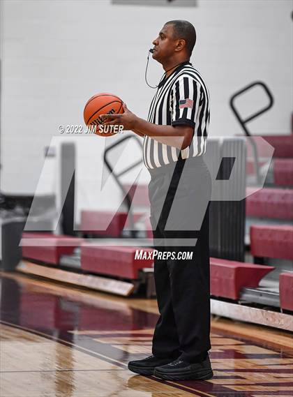 Thumbnail 2 in Lake Belton vs Lexington (Cameron Chamber Christmas Classic) photogallery.