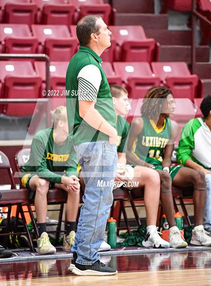 Thumbnail 3 in Lake Belton vs Lexington (Cameron Chamber Christmas Classic) photogallery.