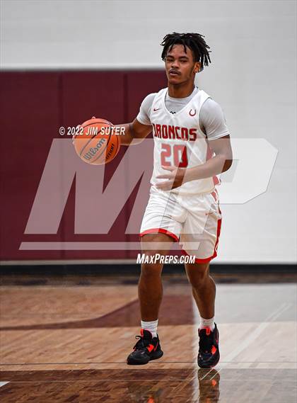 Thumbnail 2 in Lake Belton vs Lexington (Cameron Chamber Christmas Classic) photogallery.