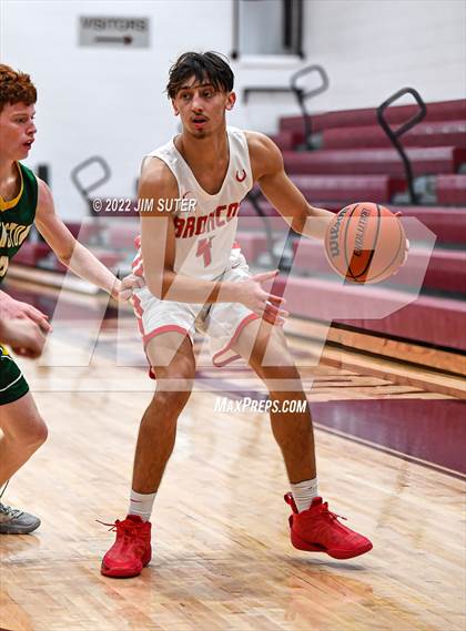 Thumbnail 3 in Lake Belton vs Lexington (Cameron Chamber Christmas Classic) photogallery.