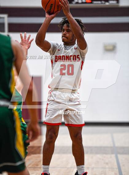Thumbnail 1 in Lake Belton vs Lexington (Cameron Chamber Christmas Classic) photogallery.