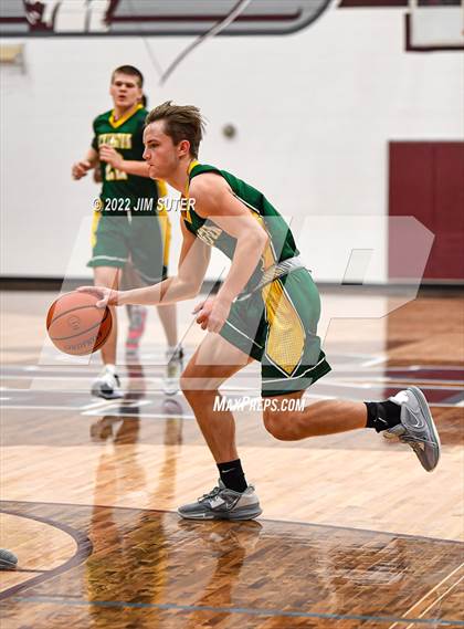 Thumbnail 1 in Lake Belton vs Lexington (Cameron Chamber Christmas Classic) photogallery.