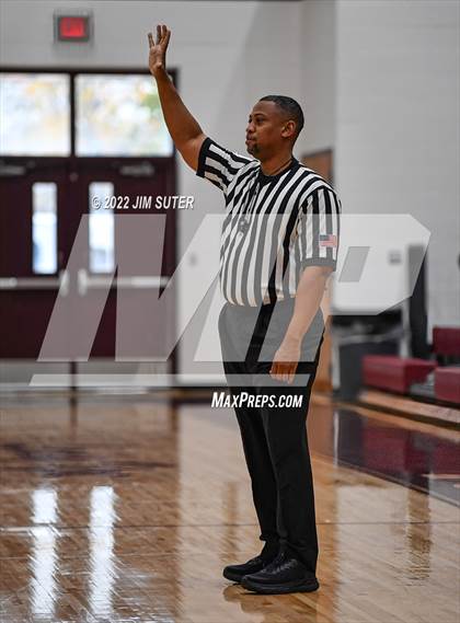 Thumbnail 2 in Lake Belton vs Lexington (Cameron Chamber Christmas Classic) photogallery.