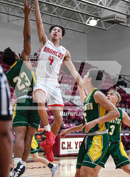 Thumbnail 3 in Lake Belton vs Lexington (Cameron Chamber Christmas Classic) photogallery.