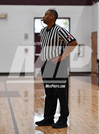 Thumbnail 2 in Lake Belton vs Lexington (Cameron Chamber Christmas Classic) photogallery.