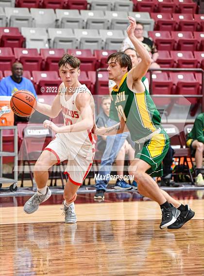Thumbnail 2 in Lake Belton vs Lexington (Cameron Chamber Christmas Classic) photogallery.