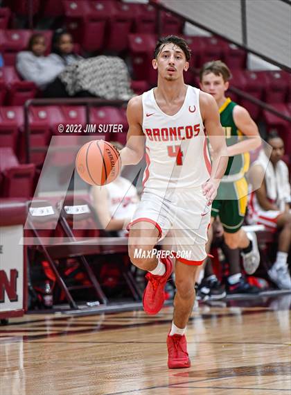Thumbnail 2 in Lake Belton vs Lexington (Cameron Chamber Christmas Classic) photogallery.