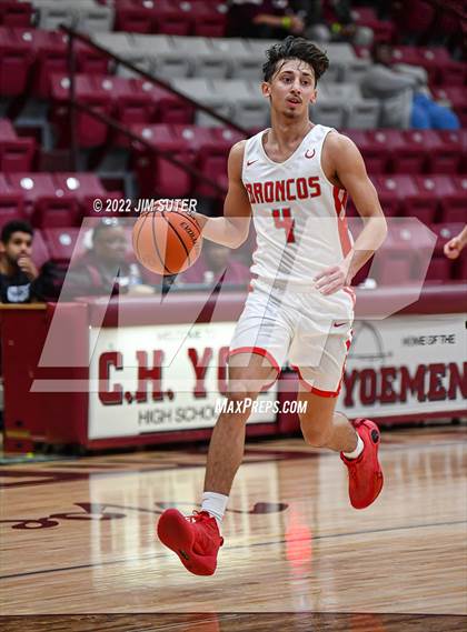Thumbnail 2 in Lake Belton vs Lexington (Cameron Chamber Christmas Classic) photogallery.