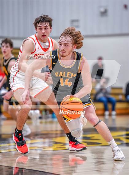 Thumbnail 3 in Salem vs Walnut Ridge (3A-2 District Tournament) photogallery.