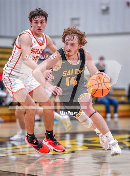 Thumbnail 2 in Salem vs Walnut Ridge (3A-2 District Tournament) photogallery.