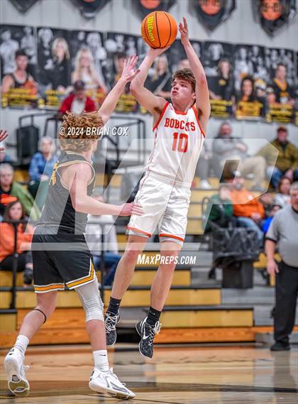 Thumbnail 3 in Salem vs Walnut Ridge (3A-2 District Tournament) photogallery.