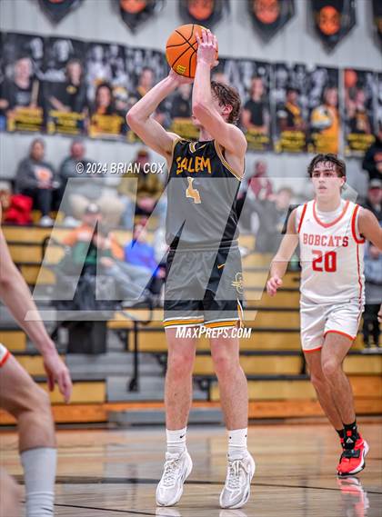 Thumbnail 3 in Salem vs Walnut Ridge (3A-2 District Tournament) photogallery.