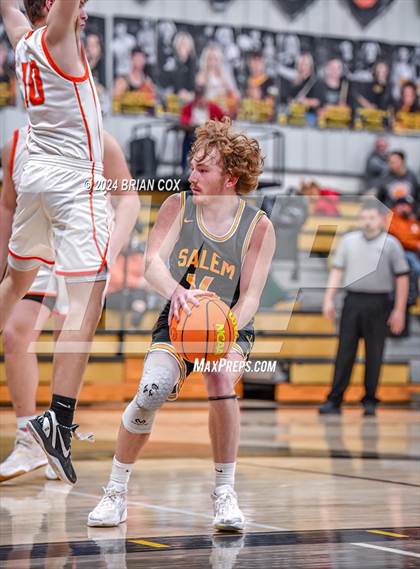 Thumbnail 1 in Salem vs Walnut Ridge (3A-2 District Tournament) photogallery.