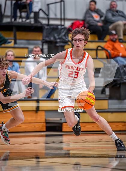 Thumbnail 3 in Salem vs Walnut Ridge (3A-2 District Tournament) photogallery.