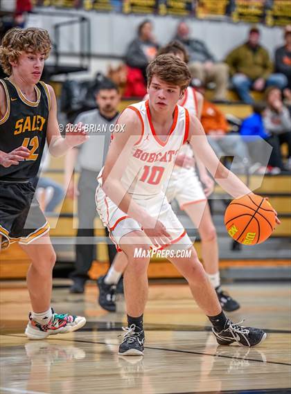 Thumbnail 3 in Salem vs Walnut Ridge (3A-2 District Tournament) photogallery.